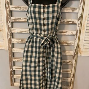 Price going up soon!!🔥 Super cute Velvet Heart overall style dress NWT size S